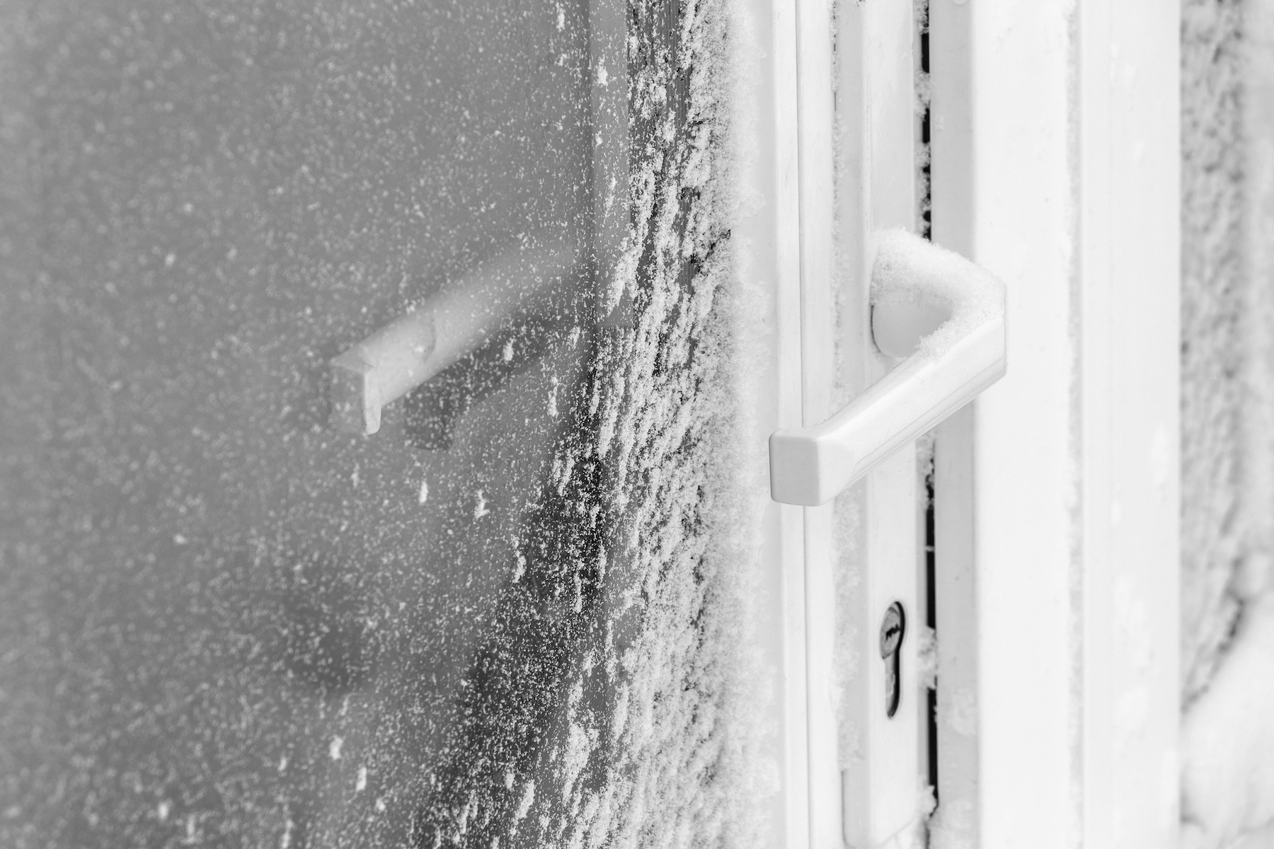 5 Reasons to Choose a Storm Door
