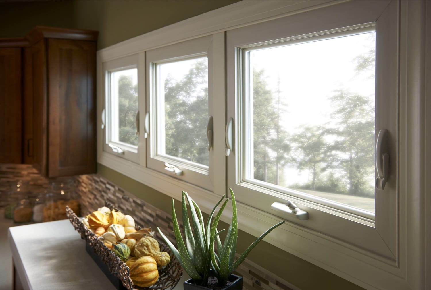 Awning Windows: Keep Moisture Outside & Let Light Inside