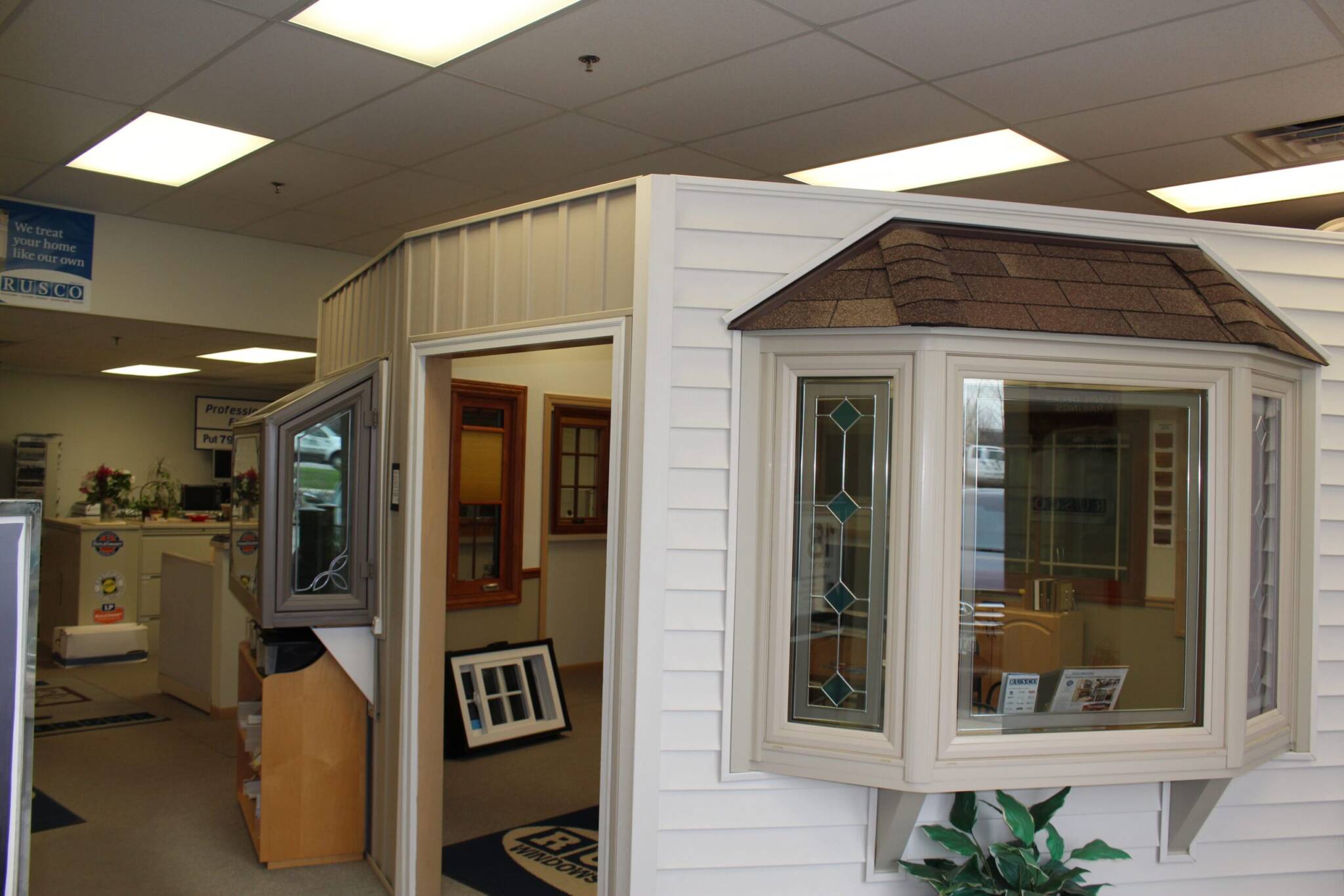 Rusco Illinois showroom showcasing window styles