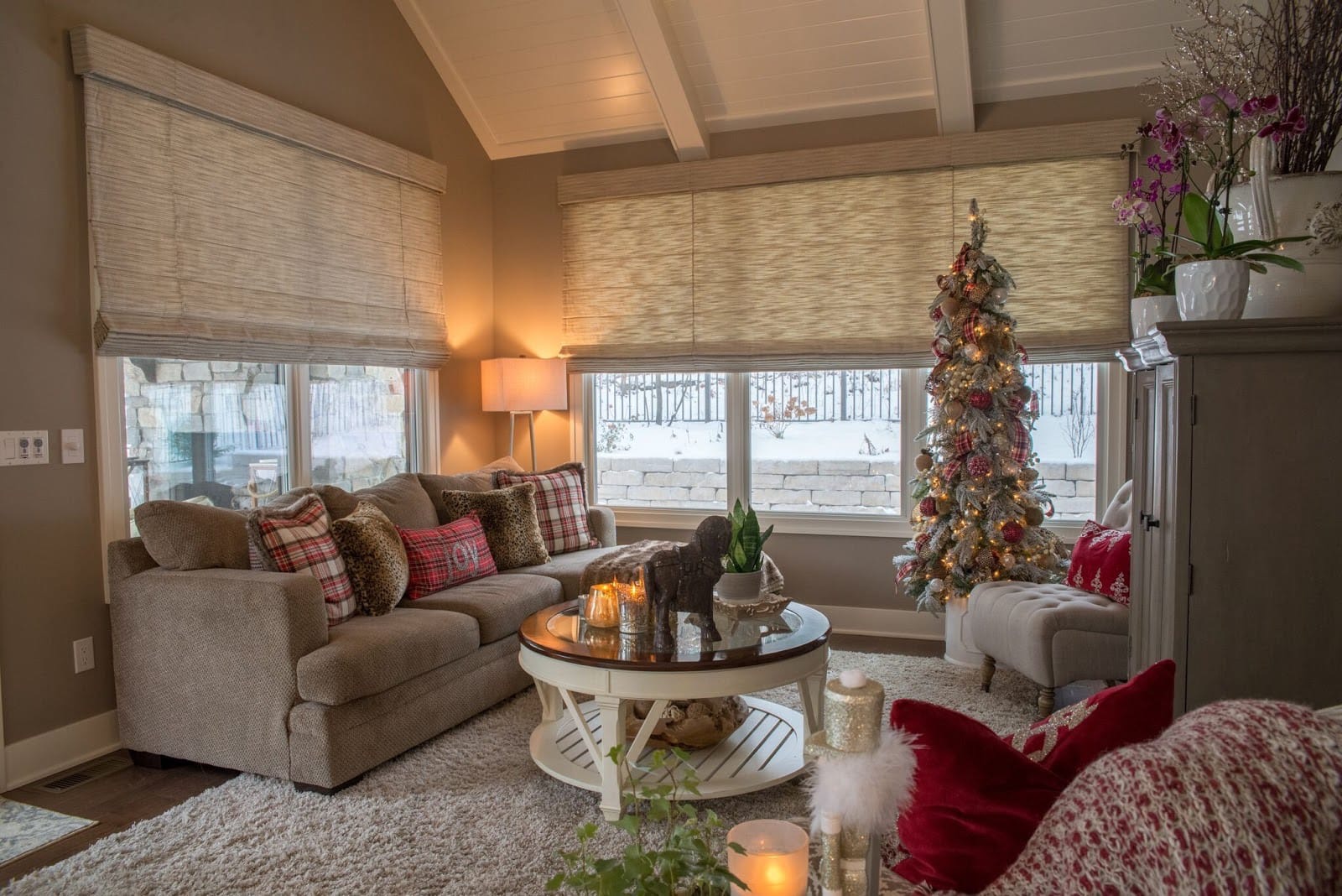 Entertaining in Your Sunroom This Holiday Season