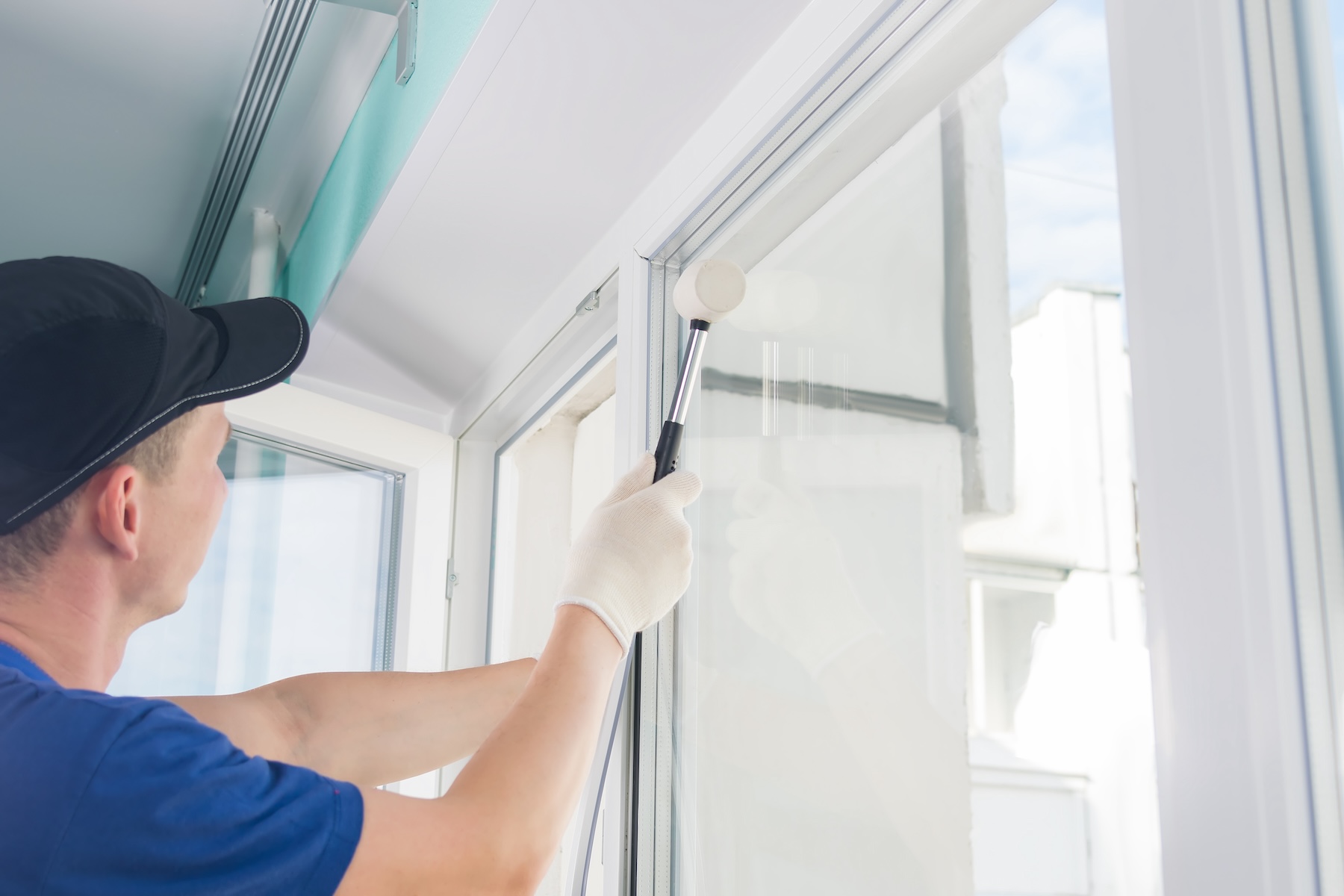 Install Replacement Windows Now to Save on Winter Heating Costs