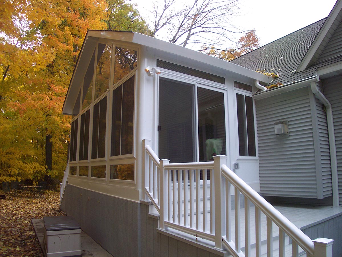 Entertaining in Your Sunroom This Thanksgiving