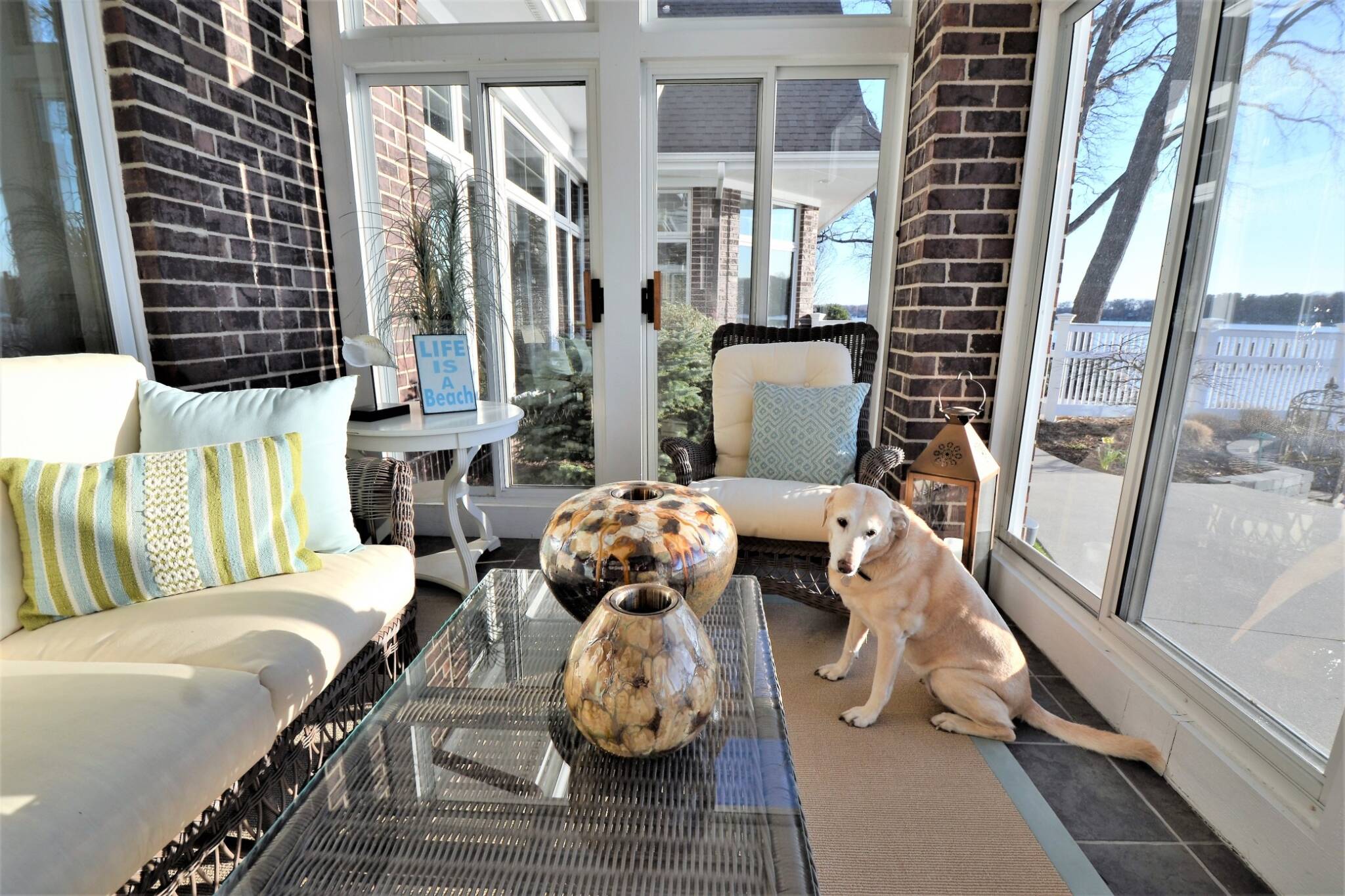 How to Tell When It Is Time to Replace the Windows of Your Sunroom