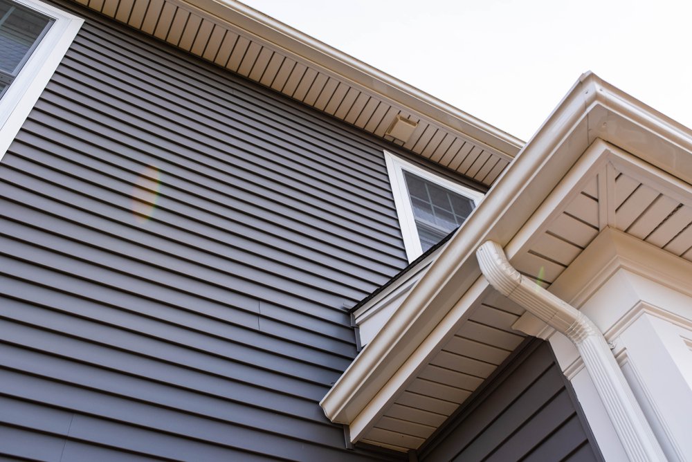 5 Spring Maintenance Tips from Experienced Siding Contractors cover